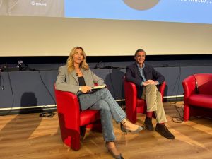 Calenda a Genova apre al centrosinistra: “Con una leader come Silvia Salis possibile il dialogo“