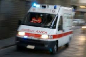 Bordighera, ambulanza si scontra con un’auto: tre feriti nella notte