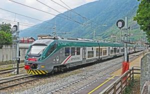 Rapallo, ruba zaino da treno in corsa: arrestato
