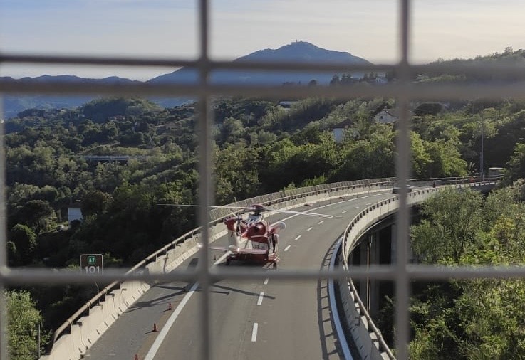 Incidente mortale sull’A7 tra Bolzaneto e Busalla: motociclista 25enne muore travolto dopo la caduta