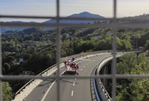 Incidente mortale sull’A7 tra Bolzaneto e Busalla: motociclista 25enne muore travolto dopo la caduta