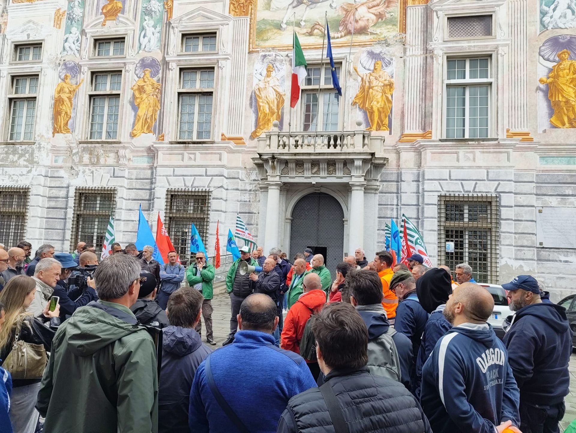 Porto di Genova, sicurezza e traffico sotto pressione: istituito un tavolo permanente tra sindacati e Autorità portuale