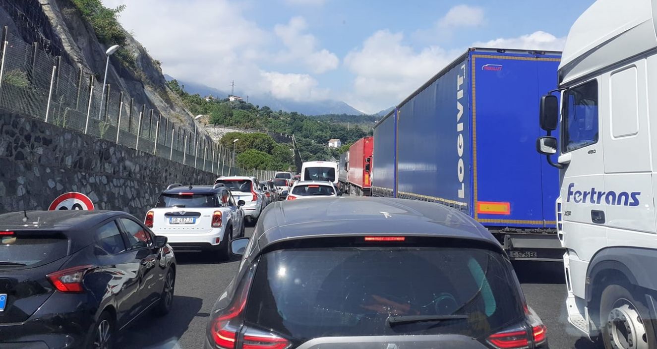 Revisione auto in tutta l’UE e più controlli su sicurezza ed emissioni: il Parlamento europeo dà il primo via libera