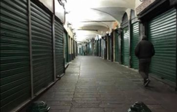 Genova, utilizzano bottiglie di vetro come armi improprie: due feriti nel centro storico
