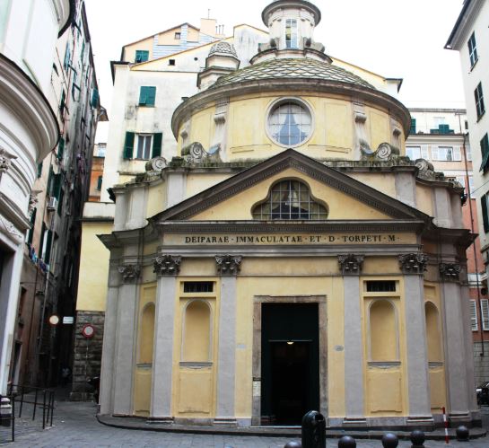 Adunata Alpini a Genova, la chiesa di San Torpete chiude per sicurezza: “Impossibile gestire gli accessi”