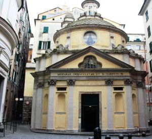 Adunata Alpini a Genova, la chiesa di San Torpete chiude per sicurezza: “Impossibile gestire gli accessi”
