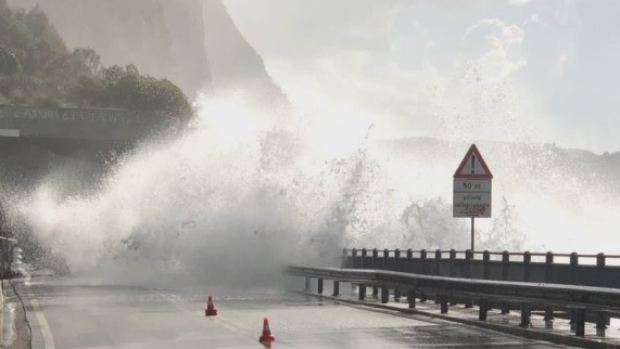 Liguria, allarme mareggiata per giovedì 14 maggio: scattano misure di sicurezza