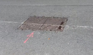 Genova, altro tombino rumoroso in via Sturla. I residenti: "Un disagio continuo"