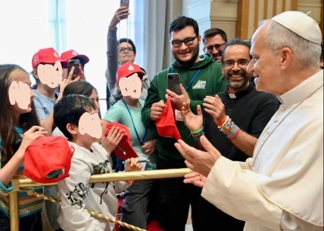 Leone XIV 'sbarca' su TikTok dopo l'incontro con i cresimandi genovesi e il prete-influencer don Fiscer