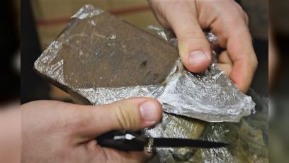 Genova, dichiarano mattonelle nel documento di trasporto. La Guardia di Finanza trova 5 kg. di cocaina e 6 kg. di hashish