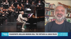 Pianoforte, Bollani a Telenord presenta la serata al Carlo Felice con Moroni e Rea: “Il jazz è ascolto reciproco, dialogo continuo”