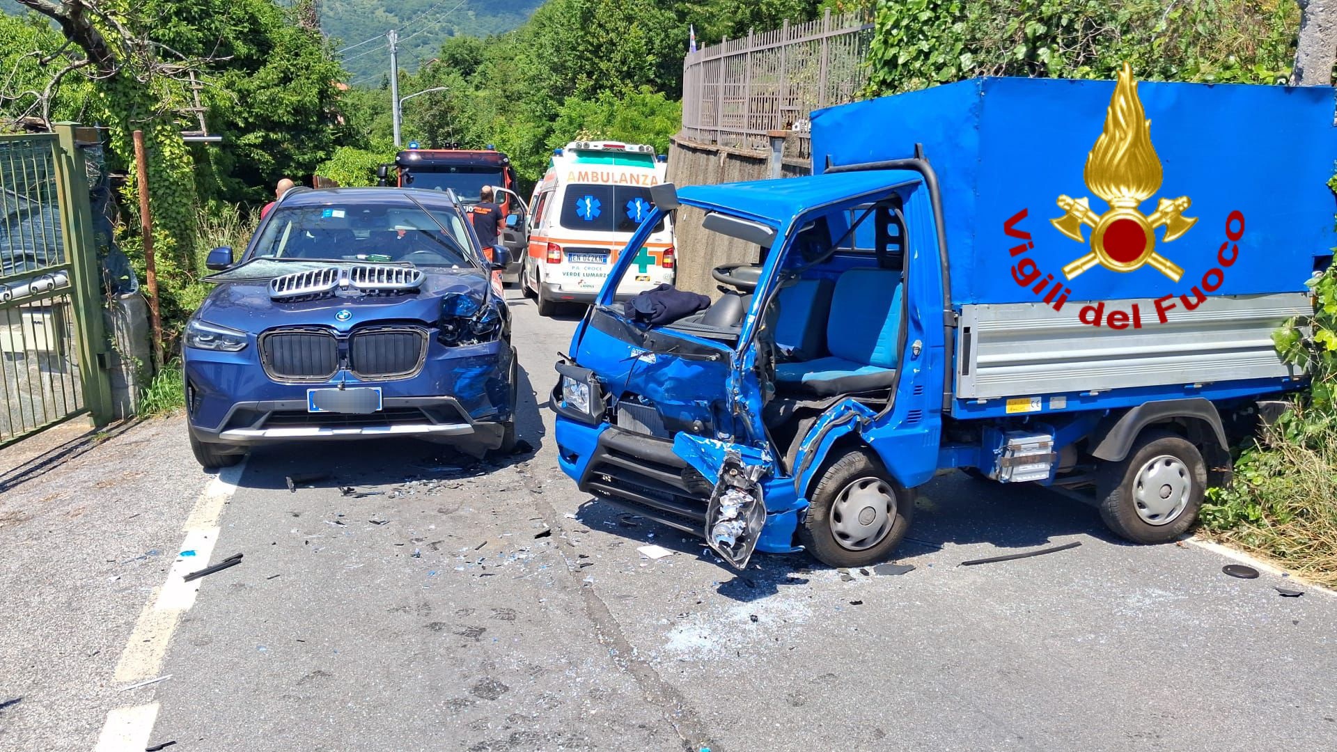 Genova: scontro quasi frontale tra auto e furgoncino sulla strada per Sant’Alberto, due feriti gravi