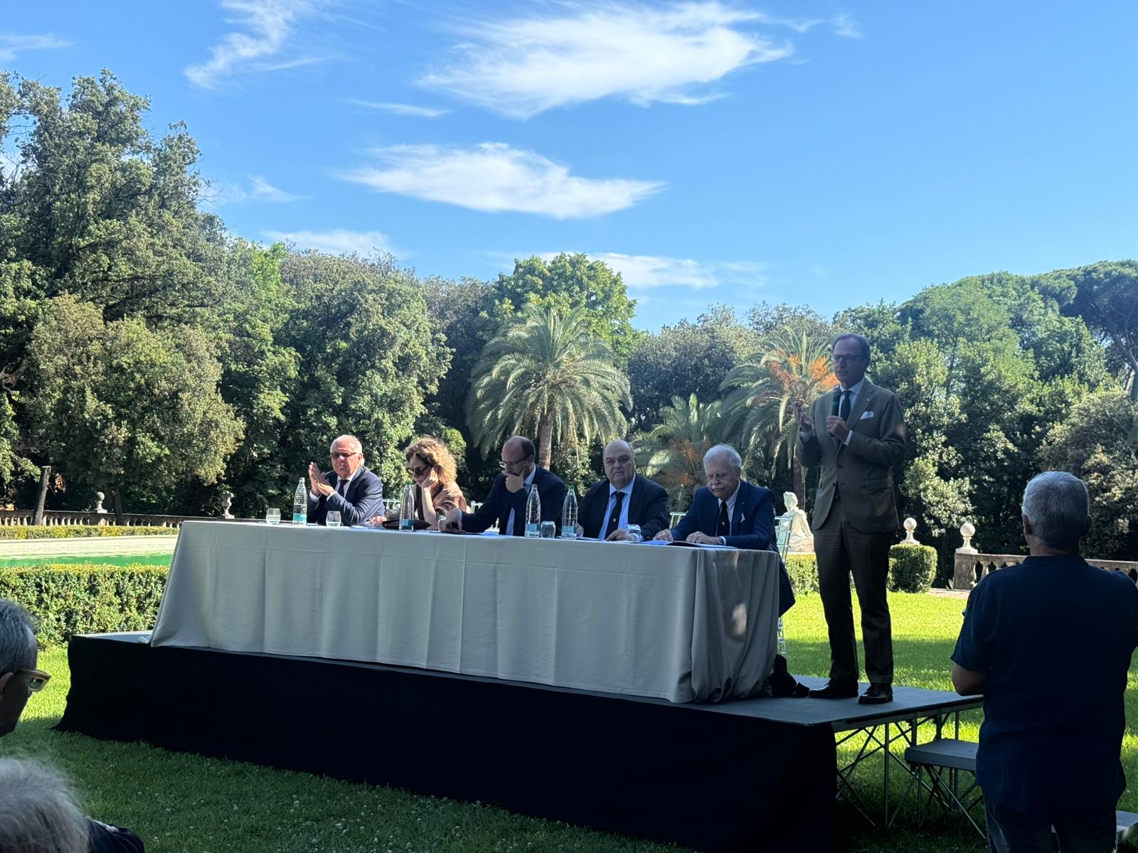 Genova, a Villa Lo Zerbino l'Ordine dei Medici premia 50, 60 e 70 anni di carriera 