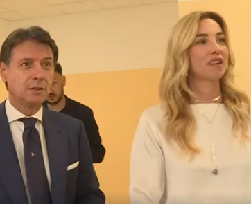 Giuseppe Conte a Genova: "È tempo di programma, non di primarie”. Incontro con Salis