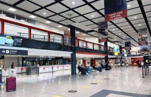 Aeroporto Genova, Bucci: "Regione interessata a entrare nella società di gestione"