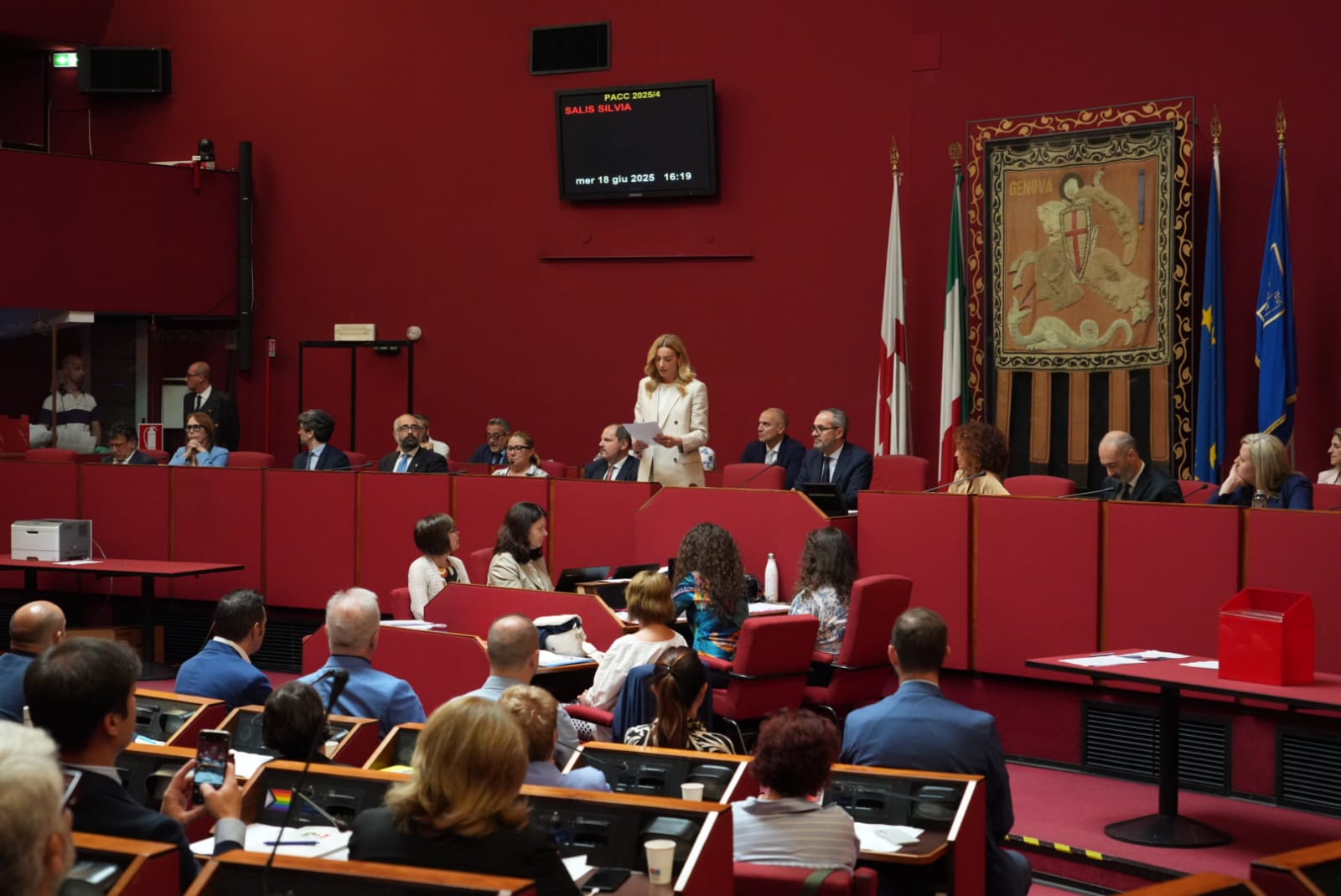 Genova, Salis: "Da inizio anno 35 irregolari fermati, nessun rimpatrio". Polemiche per la parola "avvoltoi" rivolta al centrodestra