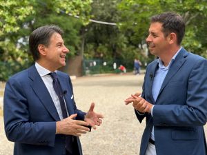 'Io' Conte a Telenord: "Al centro sinistra manca un Prodi. Grillo? Se vuole fermarsi, sono disponibile". Poi gela Renzi: "La sommatoria in politica no