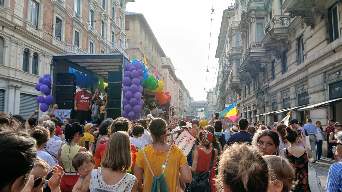 Genova, l'Ordine degli Psicologi della Liguria partecipa al Pride: “Inclusione e rispetto favoriscono il benessere”