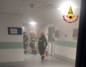 Principio d’incendio al San Martino, fiamme nel padiglione 15: intervento rapido e area subito messa in sicurezza