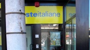 Milano testa le cargo e-bike di Poste: consegne più ecosostenibili tra le vie dei Navigli