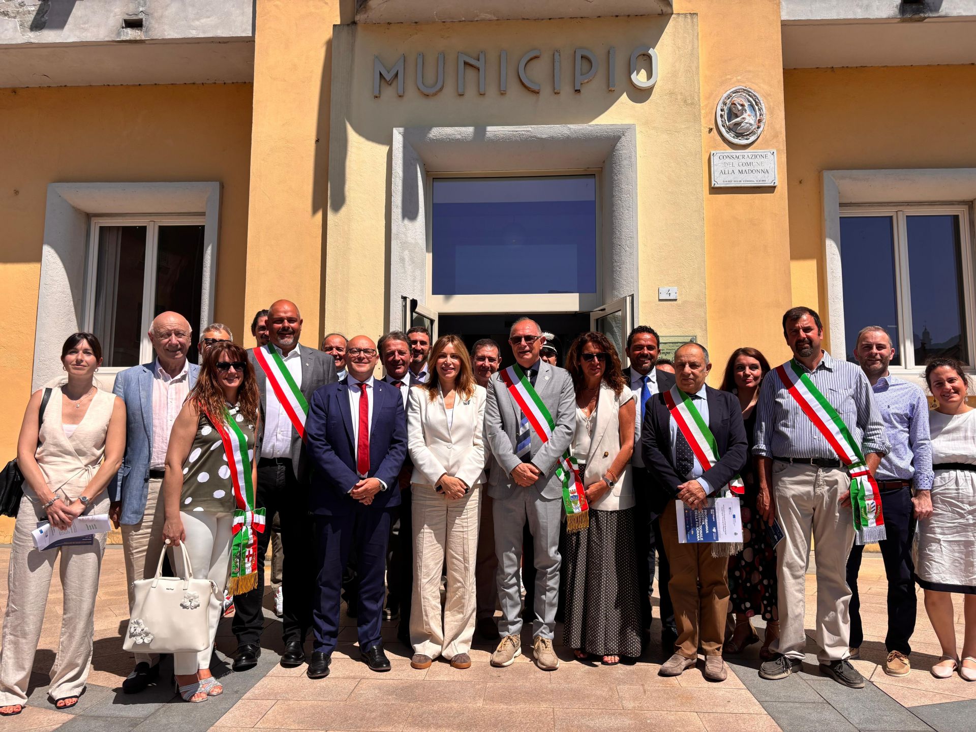 Campo Ligure, inaugurato dal sottosegretario Borgonzoni il nuovo centro dell'artigianato e della creatività