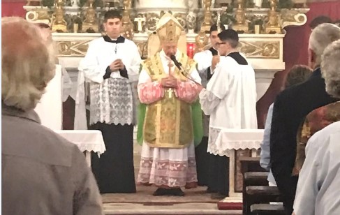 Sessant’anni di sacerdozio, il cardinal Bagnasco celebra Messa a Sant’Antonio Abate: “Preghiamo per le vocazioni e per i pastori della Chiesa”