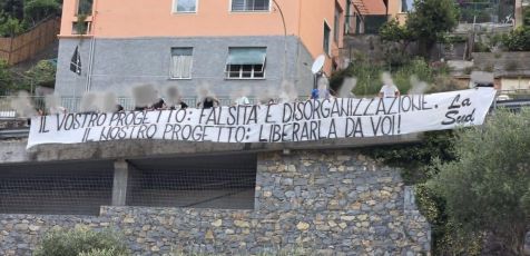 Sampdoria, sit in a Bogliasco dei tifosi contro proprietà e dirigenti: "Il nostro obiettivo è liberarci di voi"