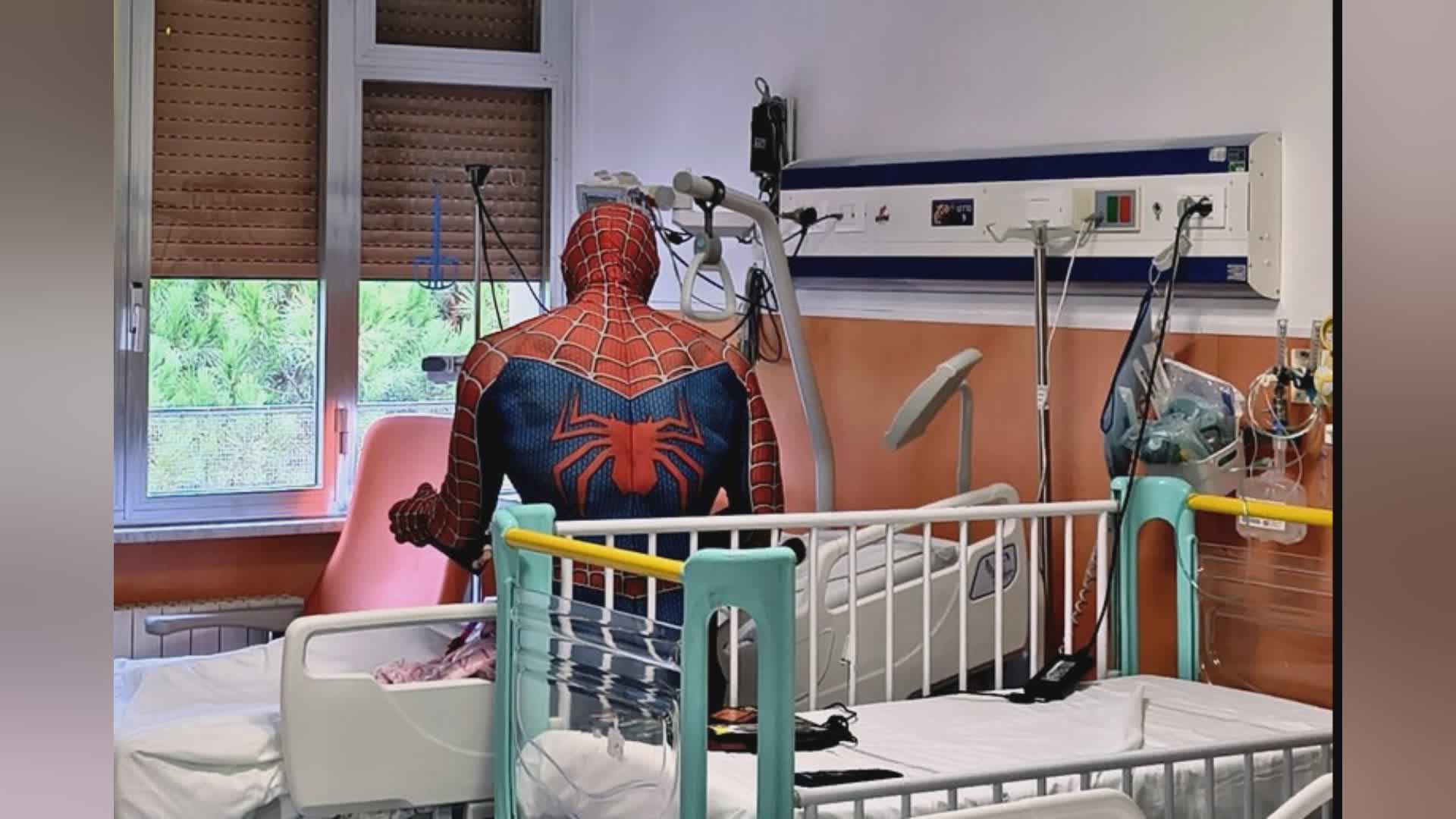 Donazione sangue, Villardita Spiderman e Annalisa testimonial della campagna di Regione