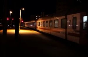 Notte di tensione tra Spezia e Cinque Terre: rissa in centro e Intercity fermo per due ore