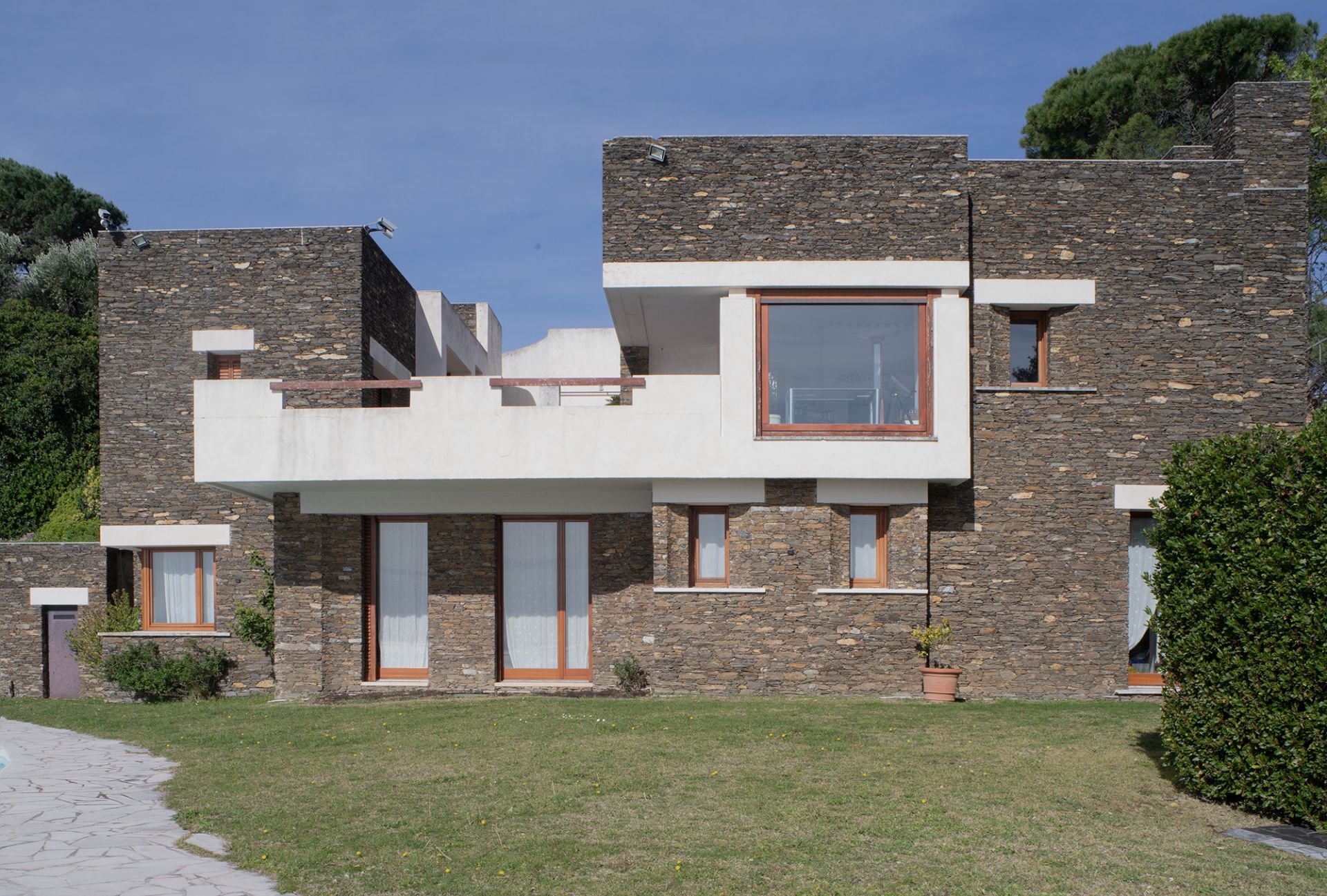 Arenzano, la Pineta diventa un laboratorio di architettura: torna il festival "Abitare la Vacanza / Pineta Modernissima"