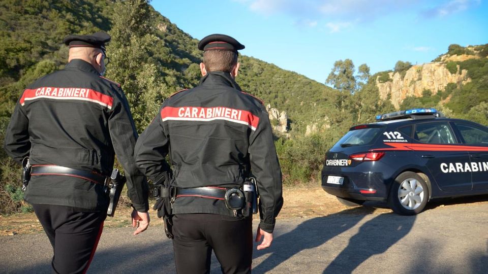 Sanremo, donna di 59 anni trovata morta in casa: si indaga per omicidio. Sotto esame la posizione del figlio