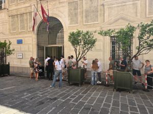 Genoa, via alle prelazioni: tifosi in coda al Porto Antico per rinnovare l'abbonamento