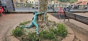 Sestri Levante: vandalizzarono il monumento a Guareschi, ora pagano 6.500 euro di danni e il procedimento penale resta aperto