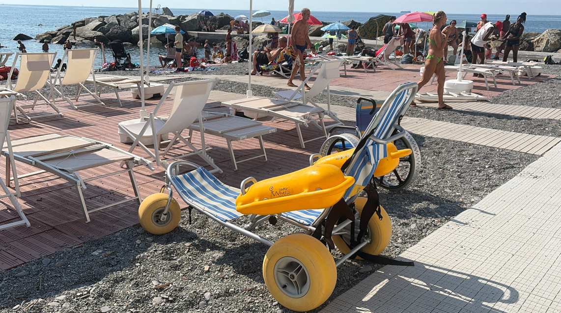 Vernazzola, riapre la spiaggia inclusiva: servizi gratuiti e accessibilità per un'estate senza barriere