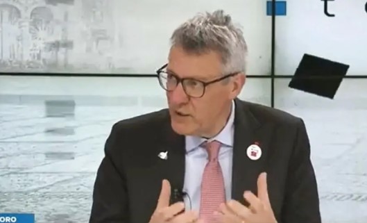 G8 25 anni dopo: Lucio Caracciolo e Maurizio Landini al Ducale, "Dalle promesse della globalizzazione alle crisi del presente"
