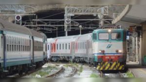 Torna sui binari la prima locomotiva italiana con pannelli solari sul tetto