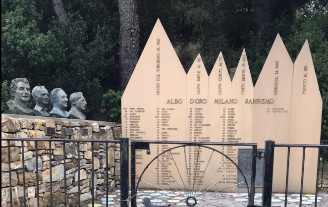 La Milano-Sanremo a bordo di cinque Ciao Piaggio per raccogliere fondi a favore del Gaslini