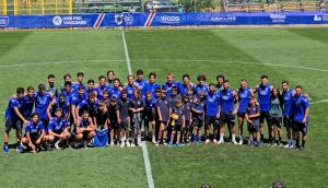 Sampdoria, tattica e corsa nei boschi a Ponte di Legno. Al mattino l'abbraccio dei ragazzi del campus