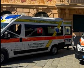 Sestri Levante, 13enne resta incastrata nella piscina: trasportata in gravi condizioni al Gaslini
