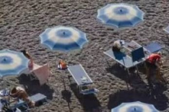 Moneglia: colpo di calore mortale per anziana in spiaggia