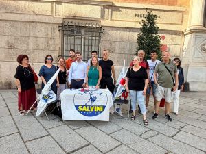 Sicurezza, presidio Lega davanti alla Prefettura: "Genova in ostaggio". Bordilli denuncia consigliere Pd
