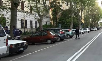 Genova, rapinano due coetanei in via Fillak: denunciati due 15enni