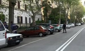 Genova, rapinano due coetanei in via Fillak: denunciati due 15enni