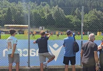 Sampdoria, tifosi dal ritiro: curiosità per Lauritsen e Insigne è già un idolo