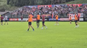 Genoa, buona notizia per De Rossi: primo allenamento in gruppo per Messias. Atteso Sucu a Moena
