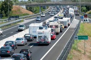 Autostrade, lunedì difficile: tre incidenti in poche ore provocano code per chilometri