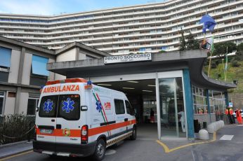 Privo di sensi in mare dopo un tuffo a Levanto, grave uomo di 49 anni