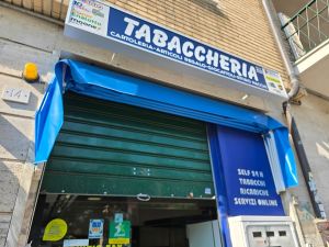 Storica tabaccheria di Albaro chiude dopo 18 anni. La titolare a Telenord: "Dolore immenso, era diventata una seconda casa"