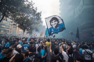 Il MEI racconta lo sport che ha unito gli italiani nel mondo: dal centenario del Napoli alla scherma ambasciatrice del Made in Italy