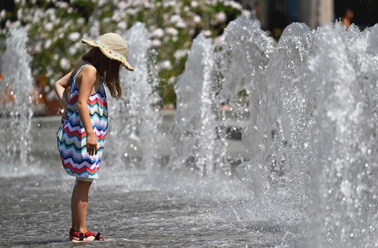 Caldo torrido in Liguria, bollino rosso fino a giovedì con temperature fino a 35 gradi. Picco di umidità a Imperia